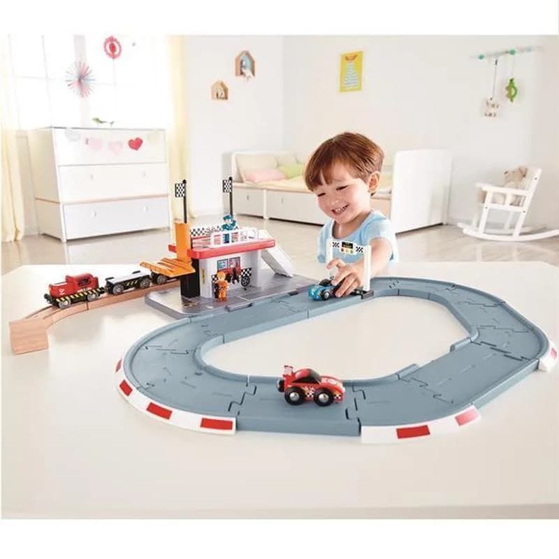 Автотрек Hape Гоночна траса та станція 34дет E3734 фото 7 Автотрек Hape Гоночна траса та станція 34дет E3734 фото 7