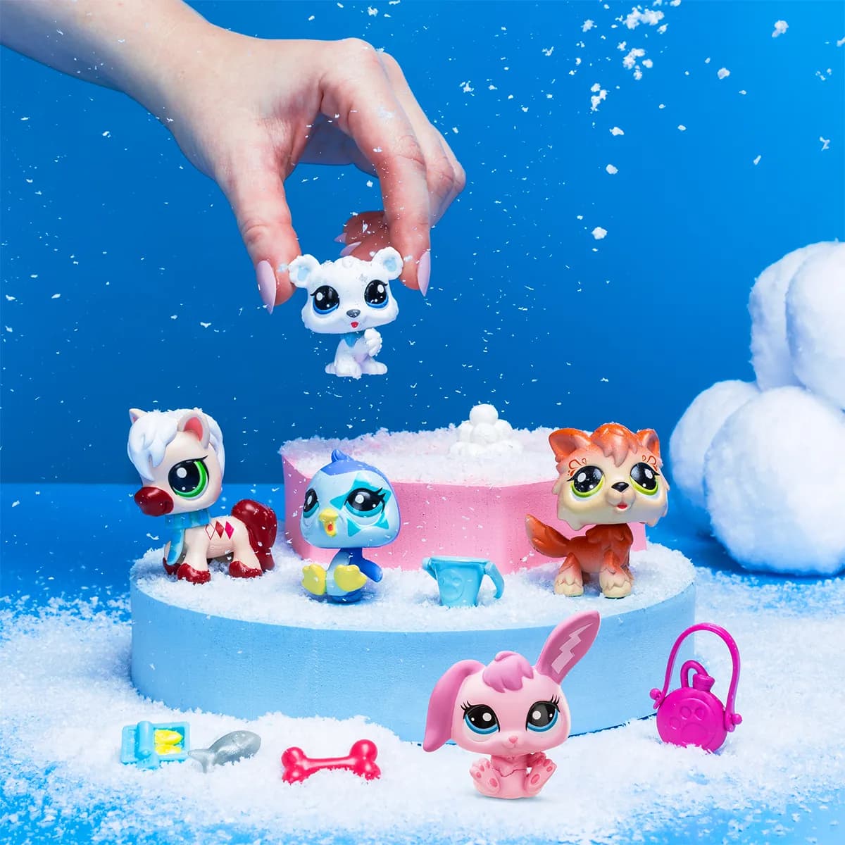 Ігровий набір Littlest Pet Shop - Зимові пригоди 00573 фото 4 Ігровий набір Littlest Pet Shop - Зимові пригоди 00573 фото 4