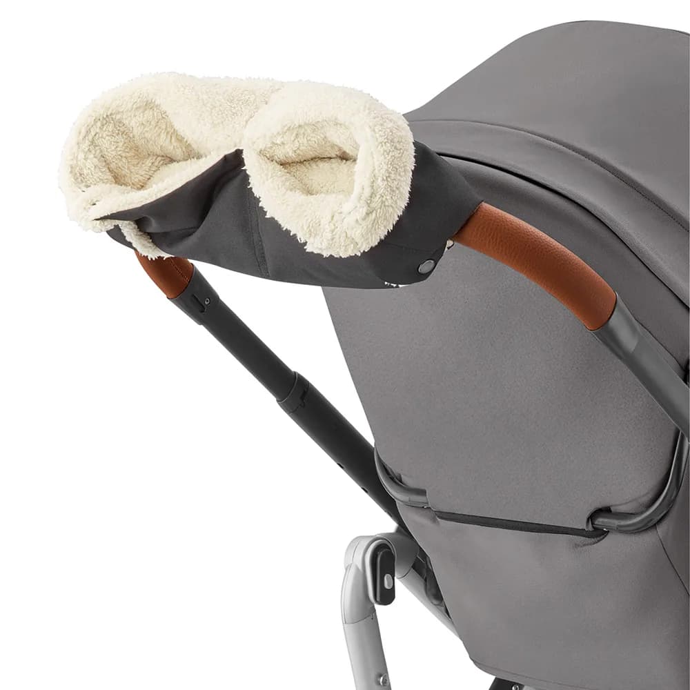 Муфта Maxi-Cosi Essential Black 1868672110 фото 2 Муфта Maxi-Cosi Essential Black 1868672110 фото 2