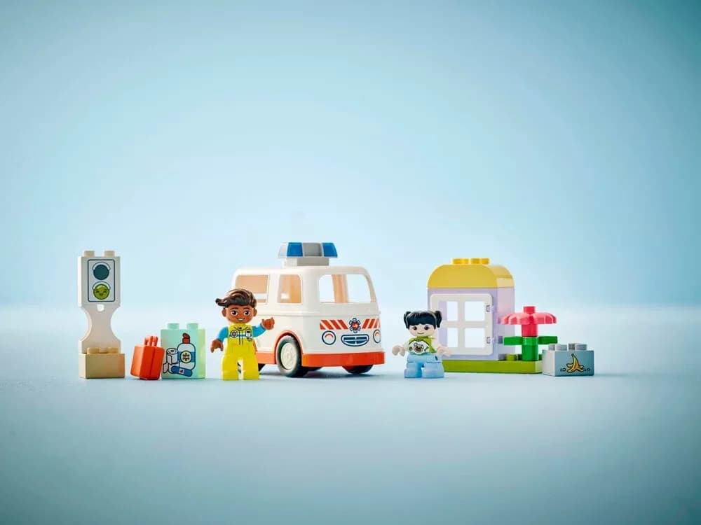 Конструктор Lego Duplo Швидка допомога та водій 19дет 10447 фото 7