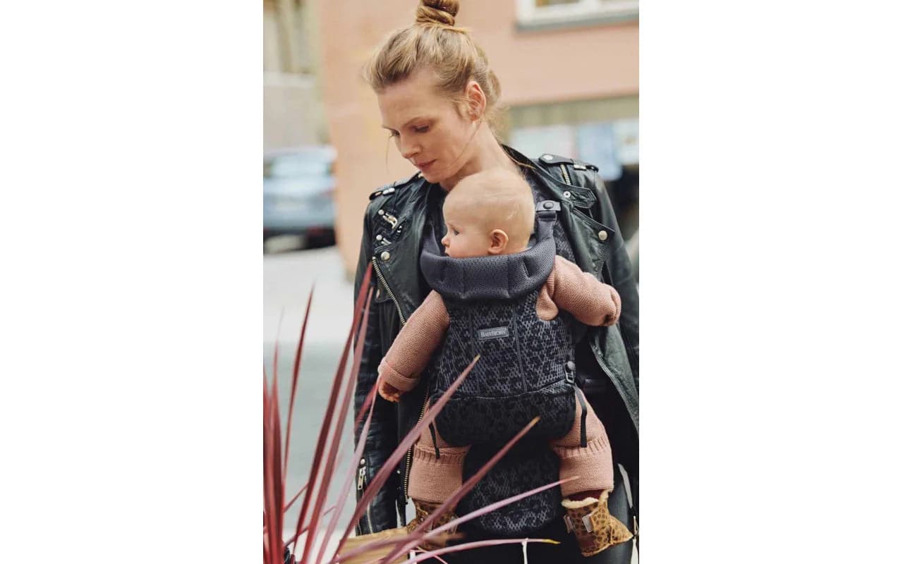 Рюкзак-кенгуру BabyBjorn Move 3D Mesh 0785 Antracyt Leopard фото 2 Рюкзак-кенгуру BabyBjorn Move 3D Mesh 0785 Antracyt Leopard фото 2