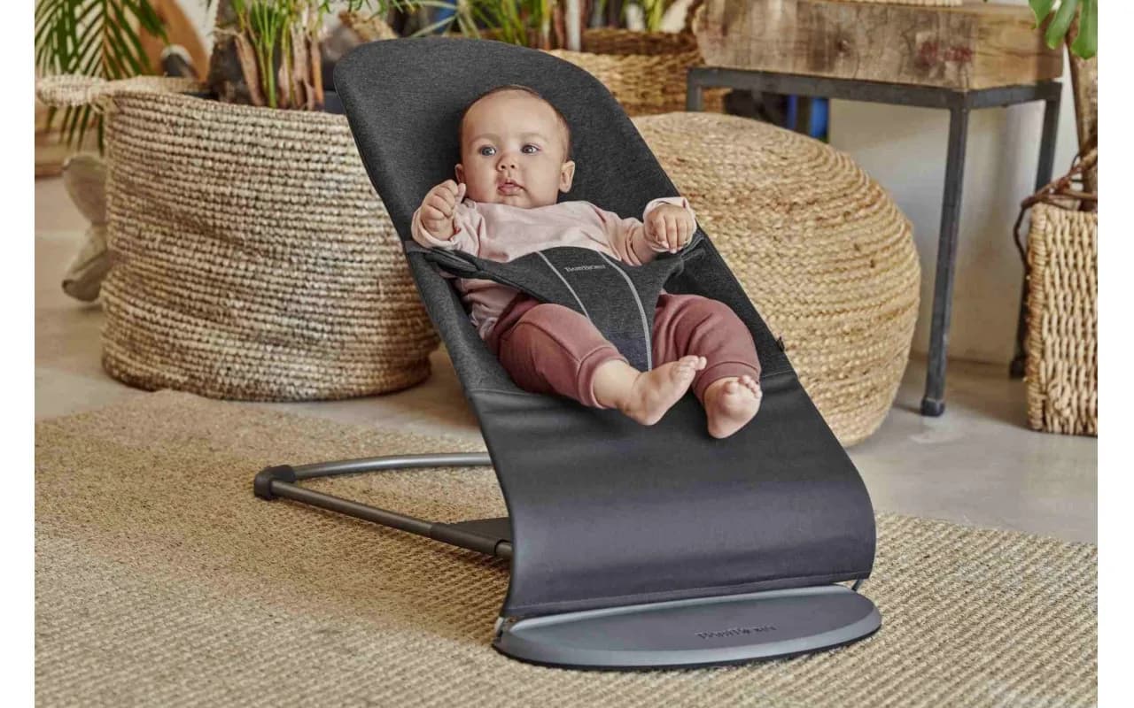 Шезлонг BabyBjorn Bouncer Bliss 3D Jersey 0761 Charcoal Grey фото 2 Шезлонг BabyBjorn Bouncer Bliss 3D Jersey 0761 Charcoal Grey фото 2