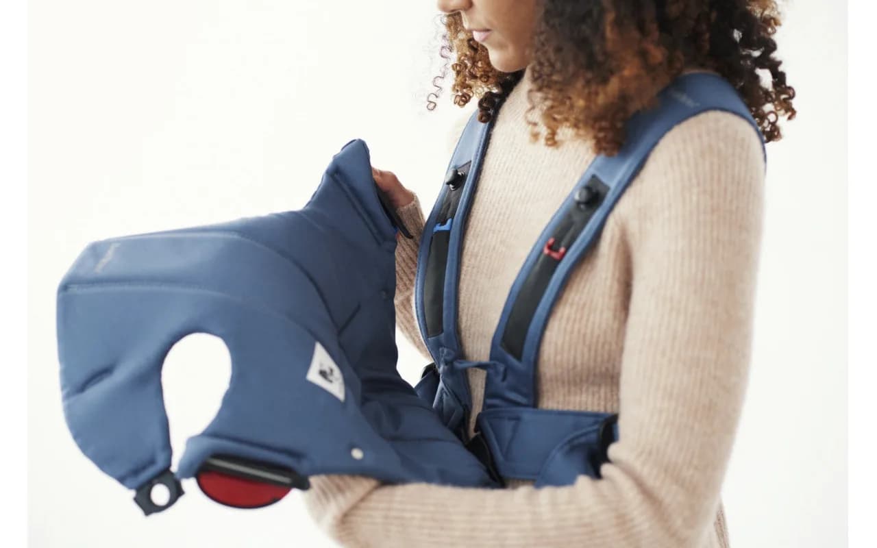 Рюкзак-кенгуру BabyBjorn Mini Cotton 0746 Navy Blue фото 2 Рюкзак-кенгуру BabyBjorn Mini Cotton 0746 Navy Blue фото 2