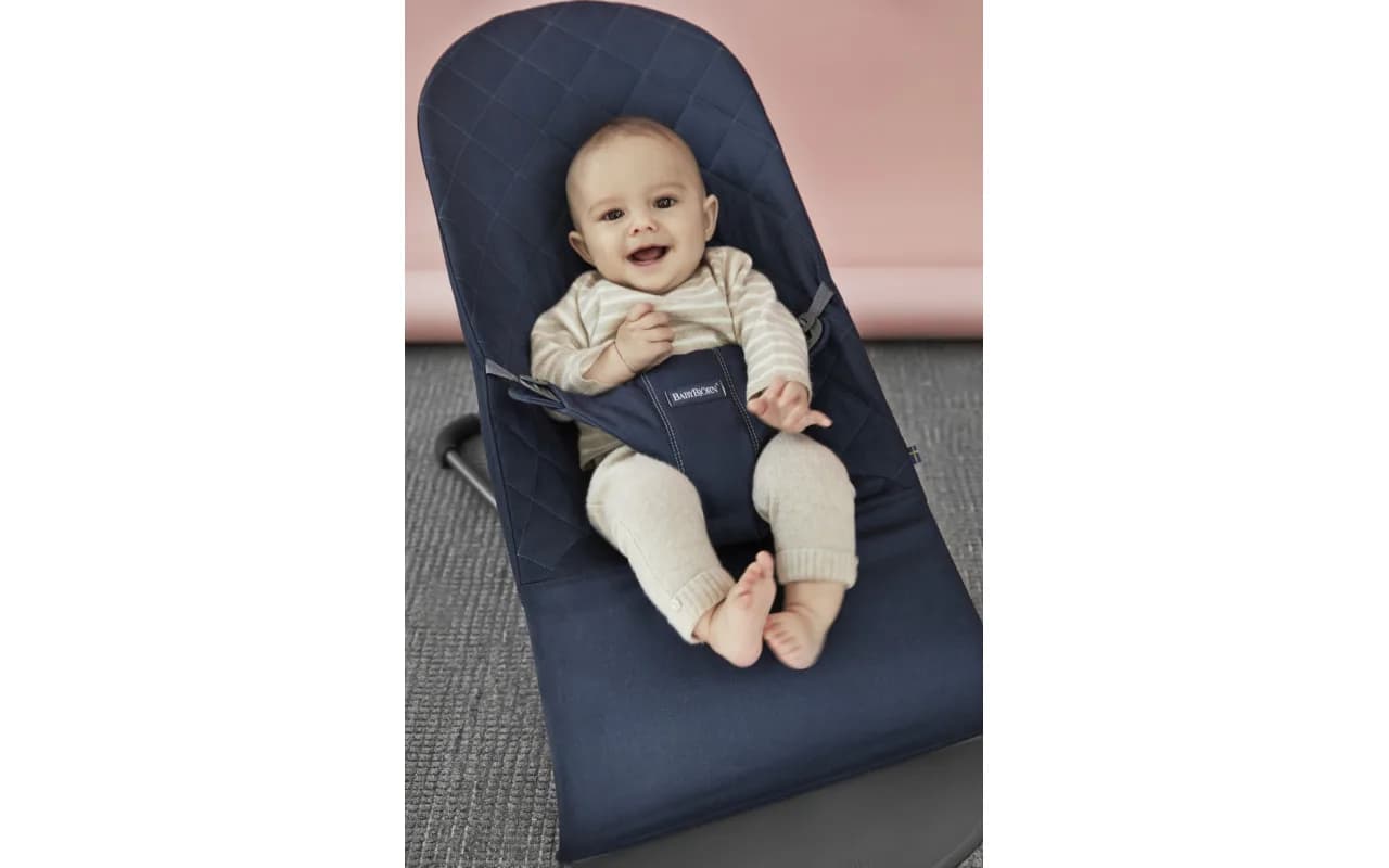 Шезлонг BabyBjorn Bouncer Bliss 0150 Navy Blue фото 2 Шезлонг BabyBjorn Bouncer Bliss 0150 Navy Blue фото 2