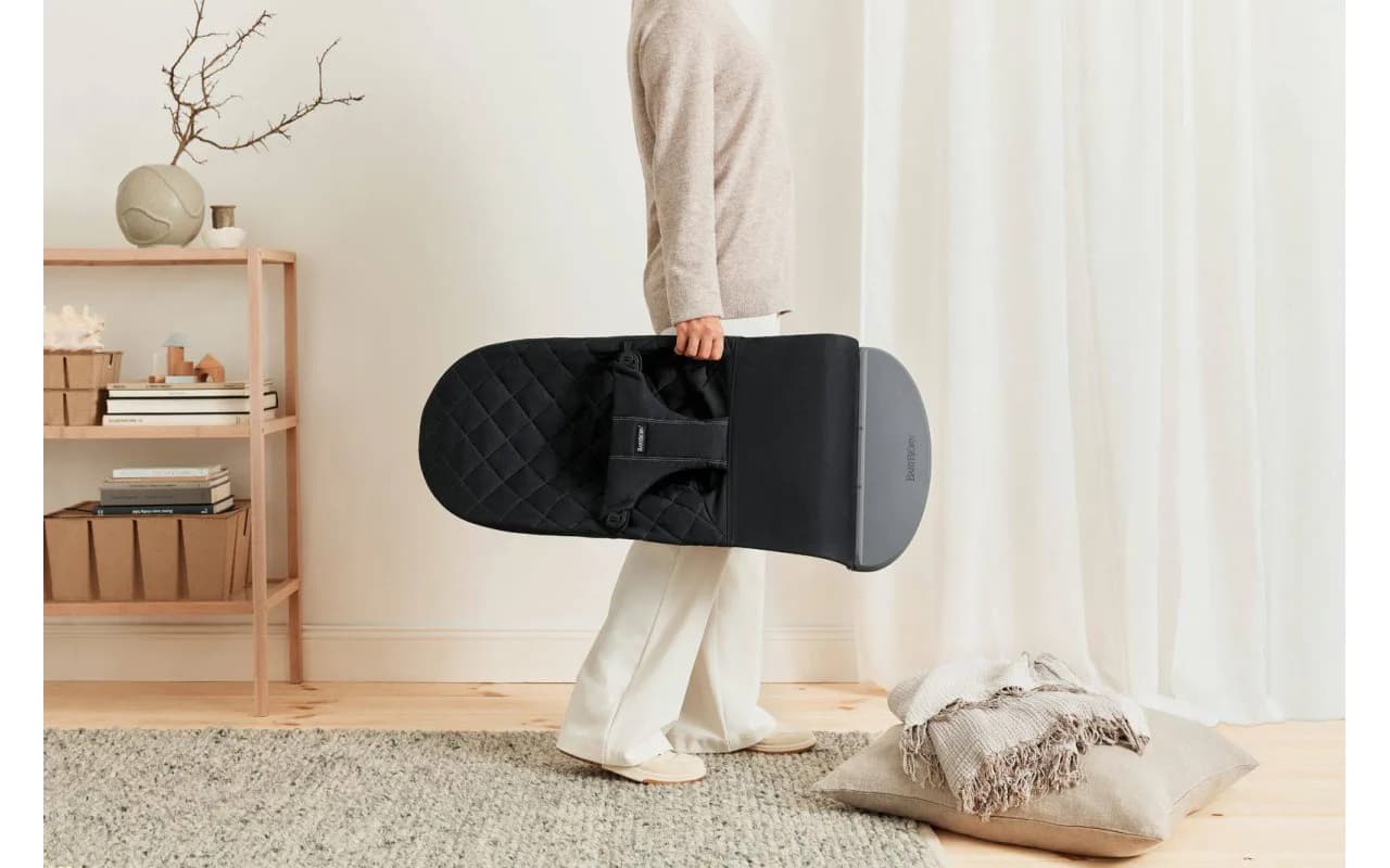 Шезлонг BabyBjorn Bouncer Bliss 0167 Black фото 2 Шезлонг BabyBjorn Bouncer Bliss 0167 Black фото 2