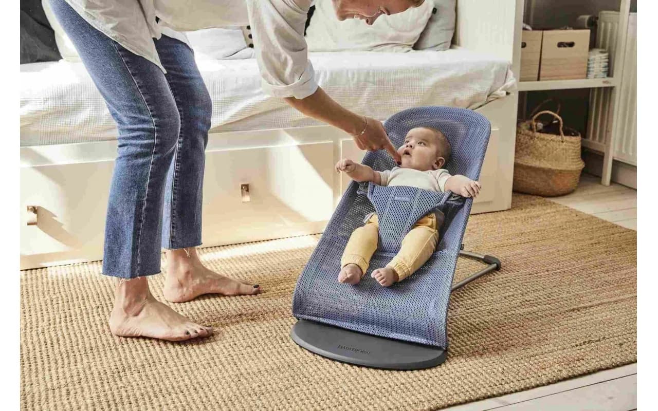 Шезлонг BabyBjorn Bouncer Bliss Mesh 0037 Navy Blue фото 2 Шезлонг BabyBjorn Bouncer Bliss Mesh 0037 Navy Blue фото 2