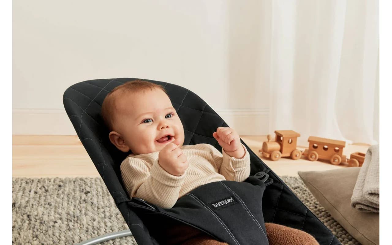 Шезлонг BabyBjorn Bouncer Bliss 0167 Black фото 3 Шезлонг BabyBjorn Bouncer Bliss 0167 Black фото 3
