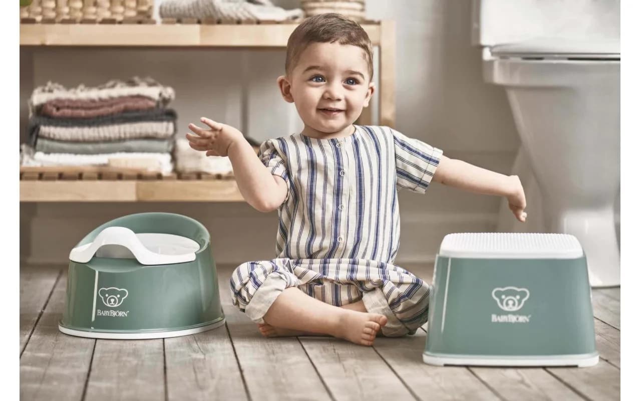 Горшок BabyBjorn Smart Potty 2680 Dark Green фото 2 Горшок BabyBjorn Smart Potty 2680 Dark Green фото 2