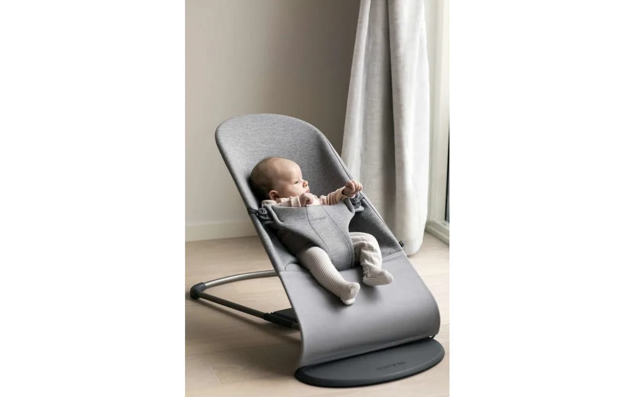 Шезлонг BabyBjorn Bouncer Bliss 3D Jersey 0723 Light Grey фото 3 Шезлонг BabyBjorn Bouncer Bliss 3D Jersey 0723 Light Grey фото 3