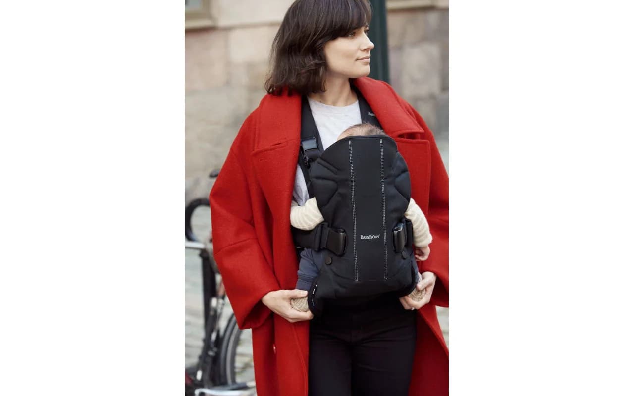 Рюкзак-кенгуру BabyBjorn One 0236 Black фото 2 Рюкзак-кенгуру BabyBjorn One 0236 Black фото 2