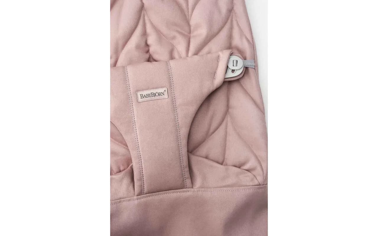Сменный текстиль для шезлонга BabyBjorn Balance Bliss Cotton 1226 Dusty Pink фото 2 Сменный текстиль для шезлонга BabyBjorn Balance Bliss Cotton 1226 Dusty Pink фото 2