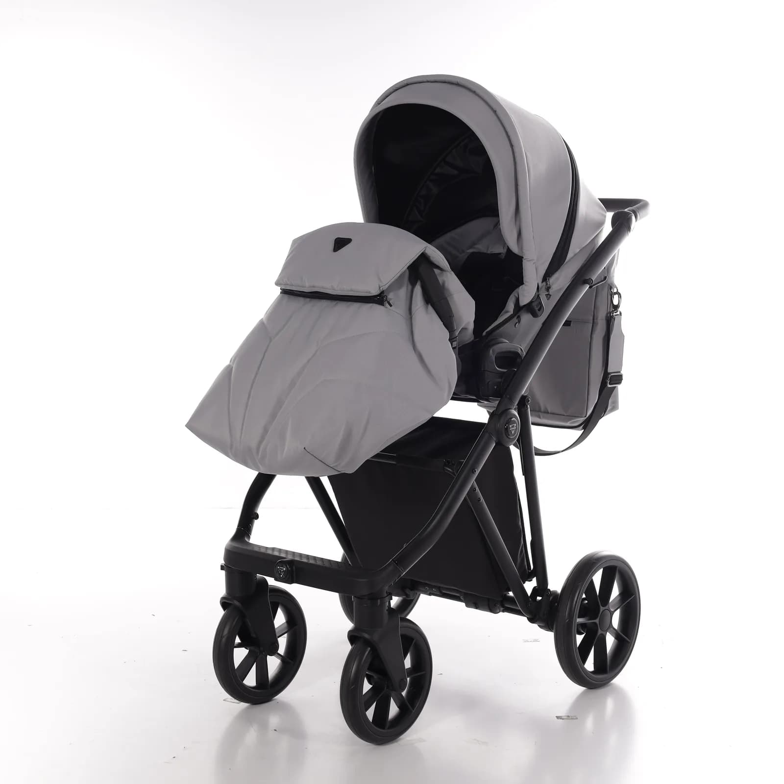 Коляска универсальная 2в1 Junama Smart JS-GY-01 Grey 01 фото 6 Коляска универсальная 2в1 Junama Smart JS-GY-01 Grey 01 фото 6