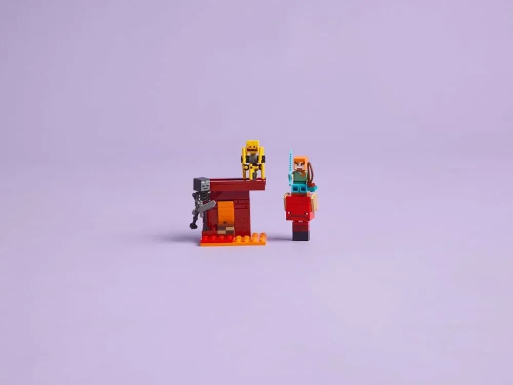 Конструктор Lego Minecraft Битва со скамейкой в Незере 99дет 21266 фото 8 Конструктор Lego Minecraft Битва со скамейкой в Незере 99дет 21266 фото 8