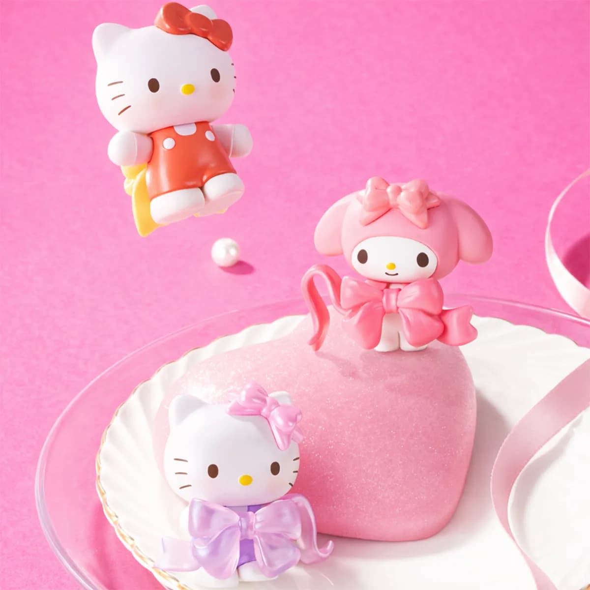 Фигурка-сюрприз Pop Top Sanrio - Бантики чувств 25MQD-007 фото 2 Фигурка-сюрприз Pop Top Sanrio - Бантики чувств 25MQD-007 фото 2