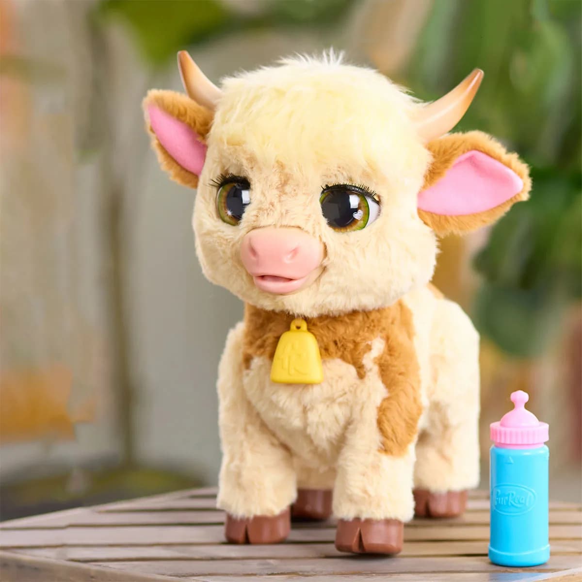 Іграшка інтерактивна FurReal Корівка Меггі 28158 фото 3 Іграшка інтерактивна FurReal Корівка Меггі 28158 фото 3