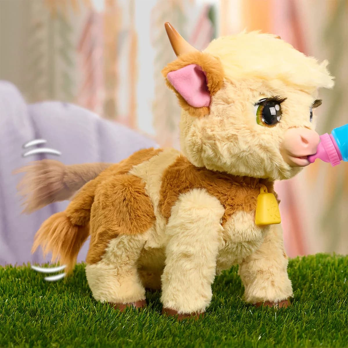Іграшка інтерактивна FurReal Корівка Меггі 28158 фото 5 Іграшка інтерактивна FurReal Корівка Меггі 28158 фото 5