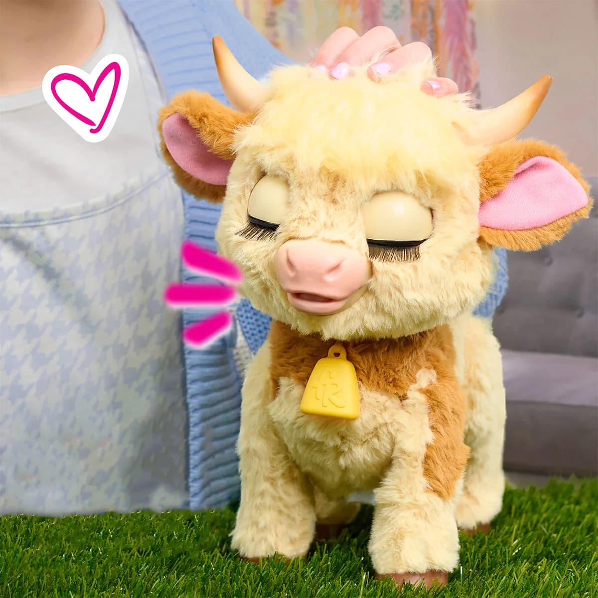 Іграшка інтерактивна FurReal Корівка Меггі 28158 фото 7 Іграшка інтерактивна FurReal Корівка Меггі 28158 фото 7