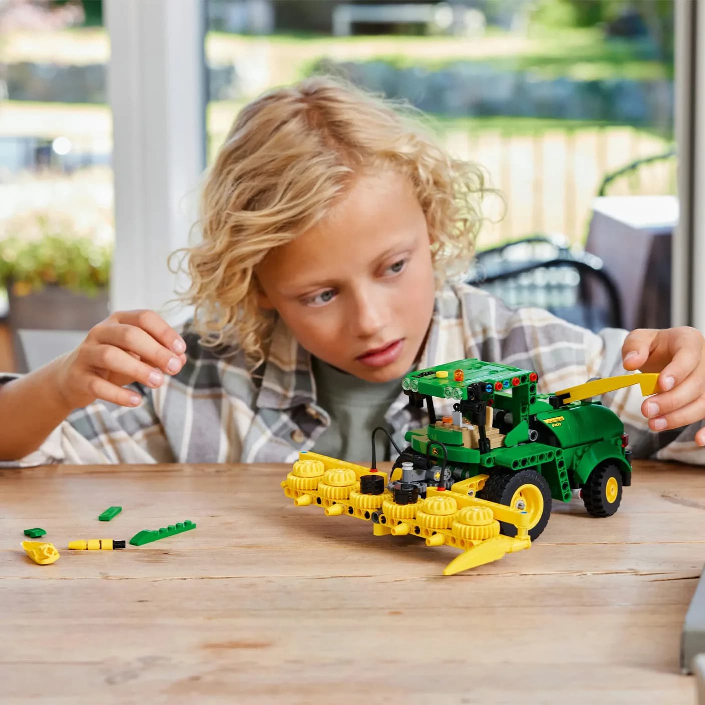 Конструктор Lego Technic Кормозбиральний комбайн John Deere 9700 559дет 42168 фото 7 Конструктор Lego Technic Кормозбиральний комбайн John Deere 9700 559дет 42168 фото 7