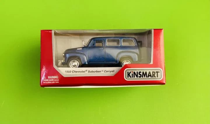 Машина Kinsmart Chevrolet Suburban 1950 KT5006W фото 4