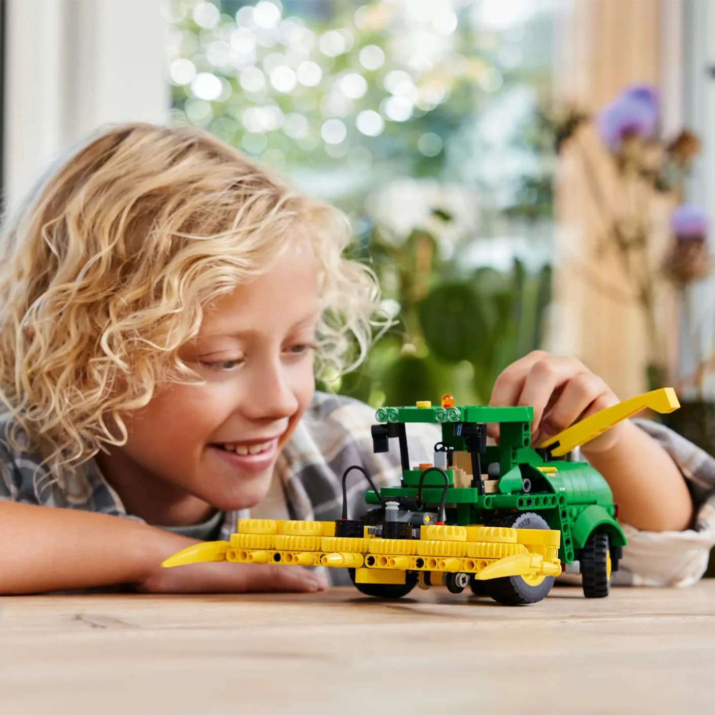 Конструктор Lego Technic Кормозбиральний комбайн John Deere 9700 559дет 42168 фото 8 Конструктор Lego Technic Кормозбиральний комбайн John Deere 9700 559дет 42168 фото 8