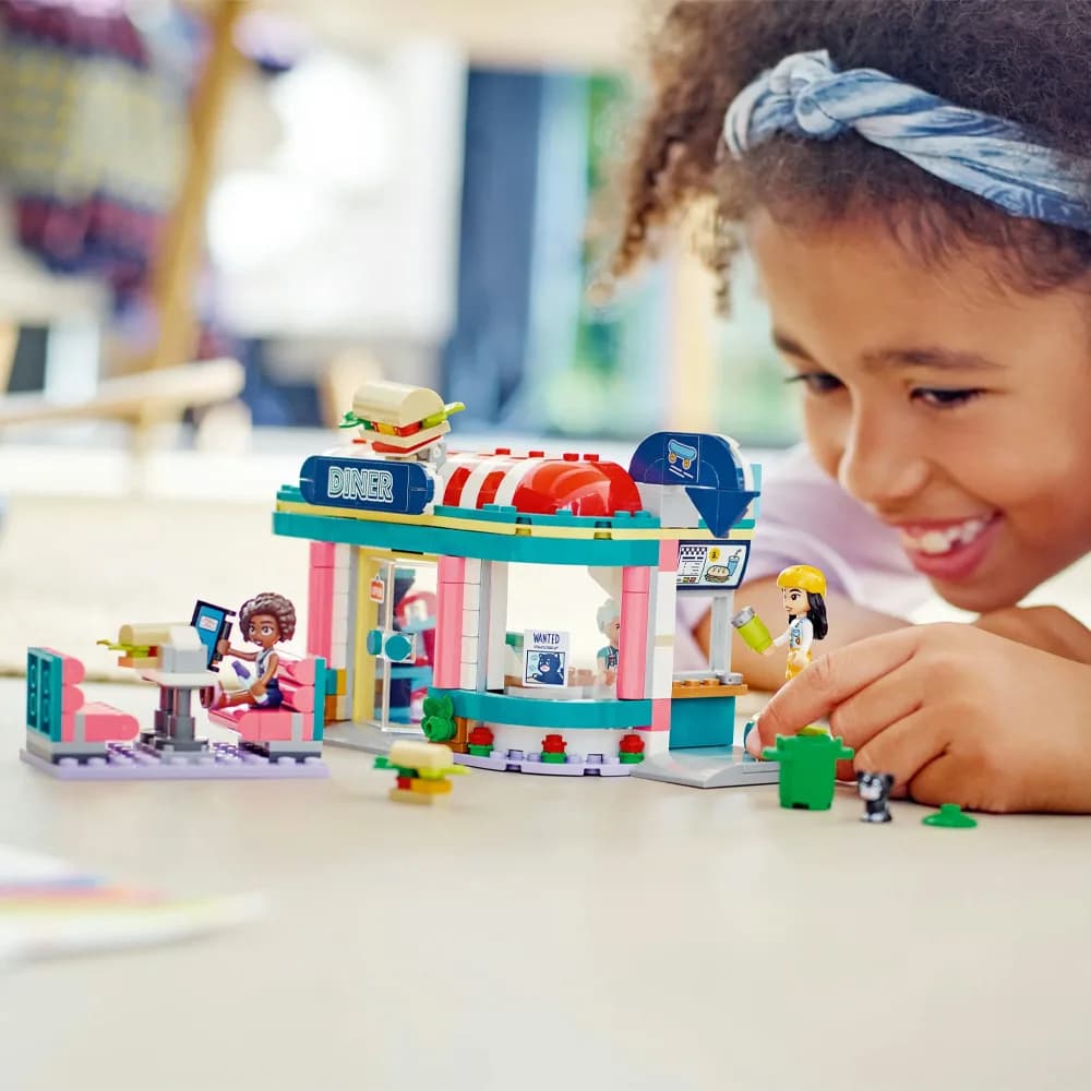 Конструктор LEGO Friends Хартлейк Сити: ресторанчик в центре города 346дет 41728 фото 8
