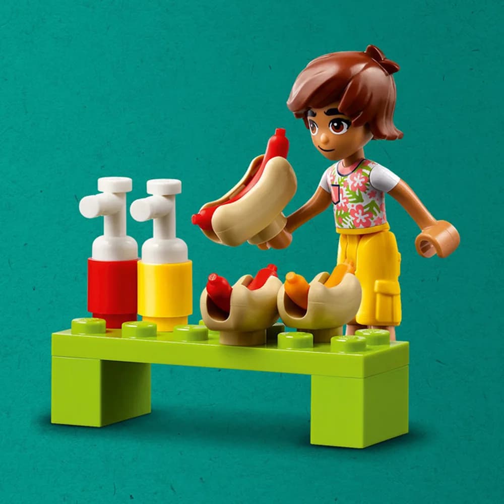 Конструктор Lego Friends Вантажівка із хот-доґами 100дет 42633 фото 3 Конструктор Lego Friends Вантажівка із хот-доґами 100дет 42633 фото 3
