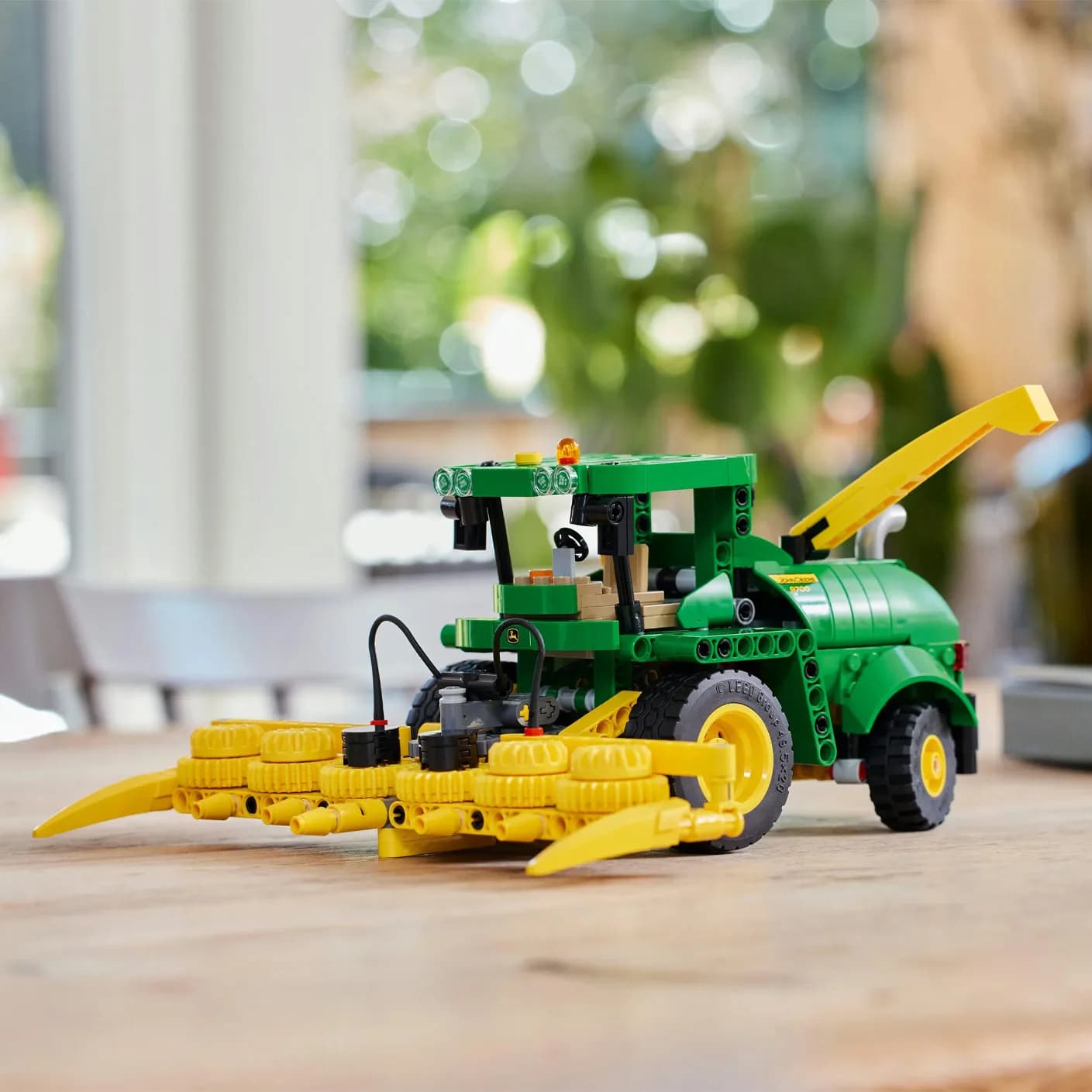 Конструктор Lego Technic Кормозбиральний комбайн John Deere 9700 559дет 42168 фото 3 Конструктор Lego Technic Кормозбиральний комбайн John Deere 9700 559дет 42168 фото 3