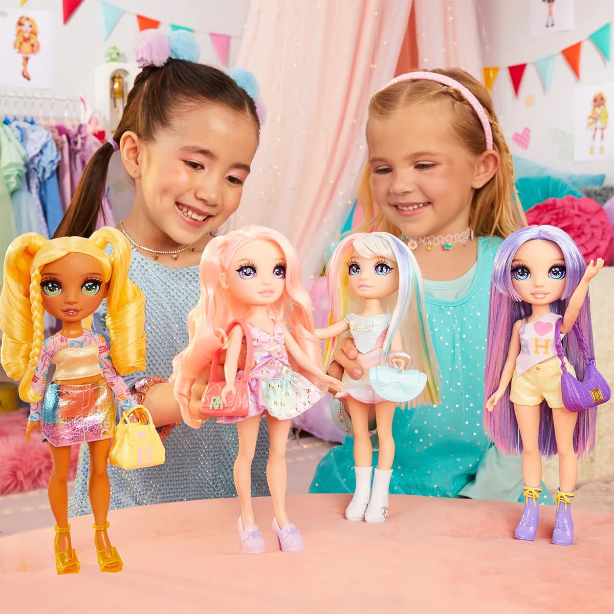 Лялька Rainbow High My Fashion Style Белла 547549 фото 9 Лялька Rainbow High My Fashion Style Белла 547549 фото 9