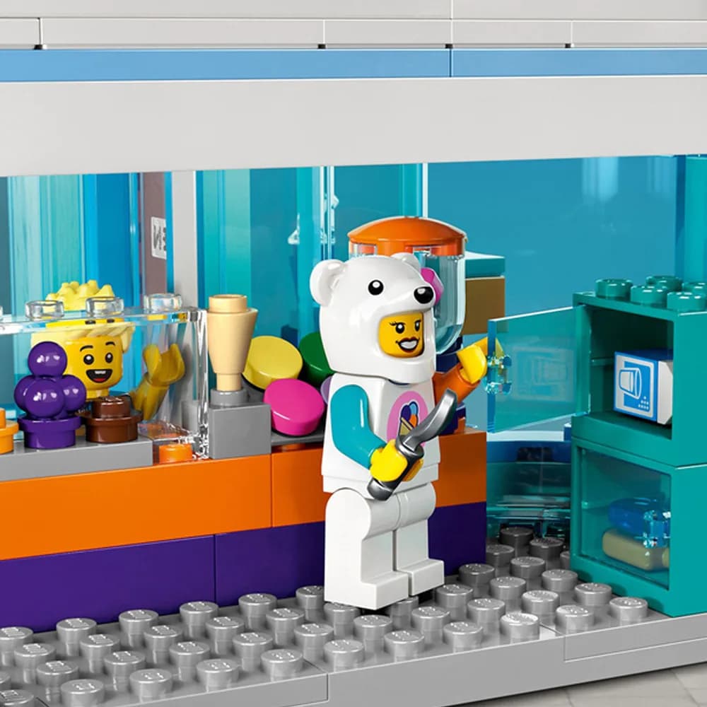 Конструктор LEGO City Магазин мороженого 296дет 60363 фото 5 Конструктор LEGO City Магазин мороженого 296дет 60363 фото 5
