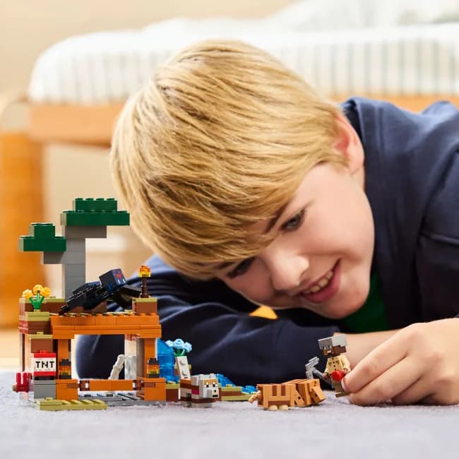 Конструктор Lego Minecraft Шахтна експедиція Броненосець 247дет 21269 фото 6 Конструктор Lego Minecraft Шахтна експедиція Броненосець 247дет 21269 фото 6
