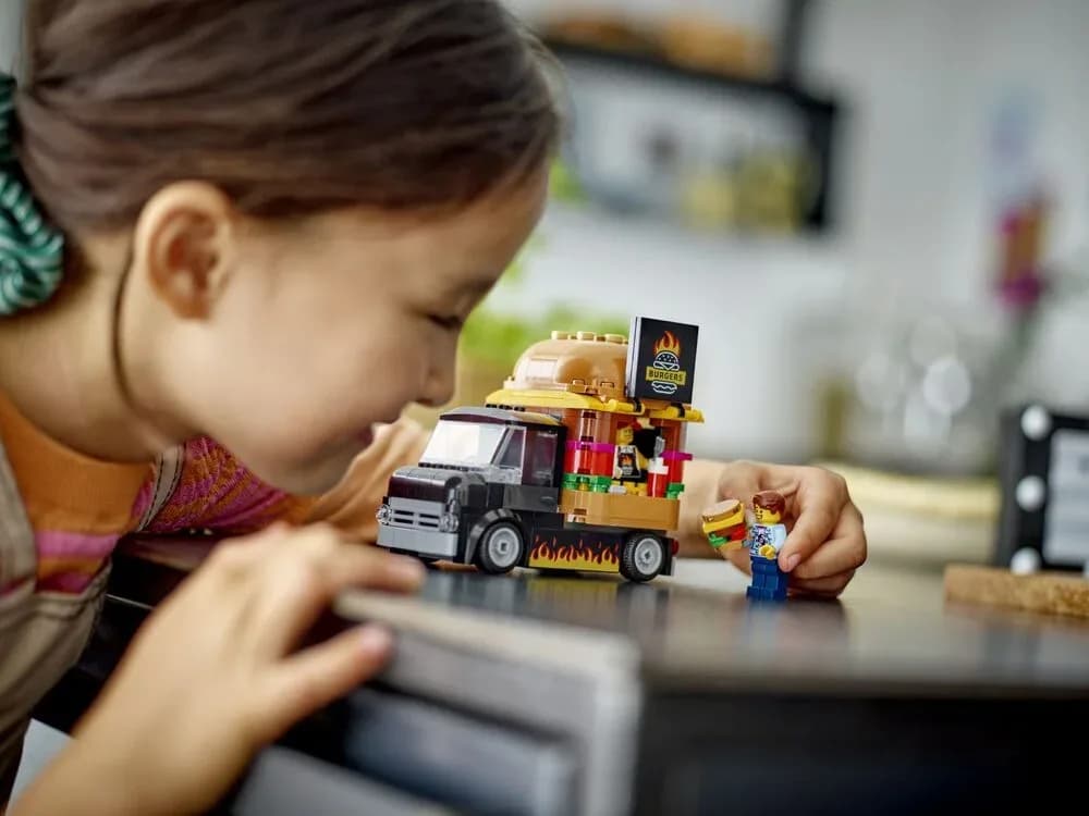 Конструктор Lego City Вантажівка з гамбургерами 194дет 60404 фото 7 Конструктор Lego City Вантажівка з гамбургерами 194дет 60404 фото 7