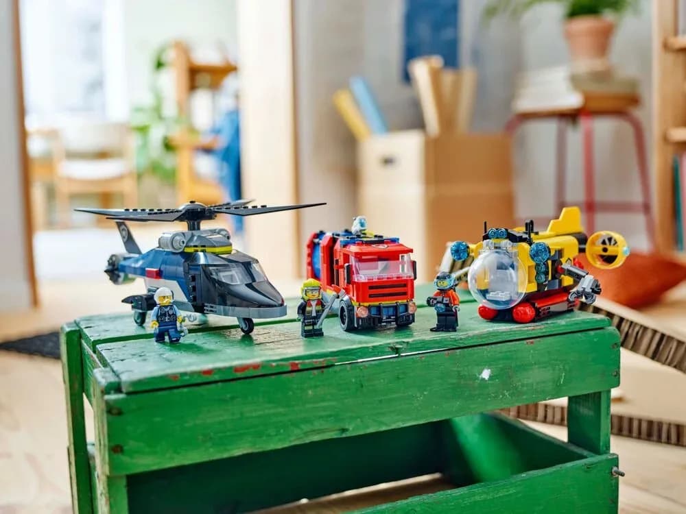 Конструктор Lego City Ремикс вертолетов, пожарных машин и подводных лодок 874дет 60462 фото 8 Конструктор Lego City Ремикс вертолетов, пожарных машин и подводных лодок 874дет 60462 фото 8