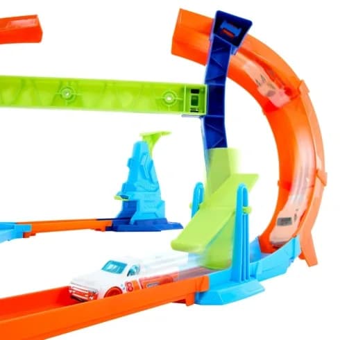 Трек Hot Wheels Чемпион невероятных прыжков JFH36 фото 4 Трек Hot Wheels Чемпион невероятных прыжков JFH36 фото 4
