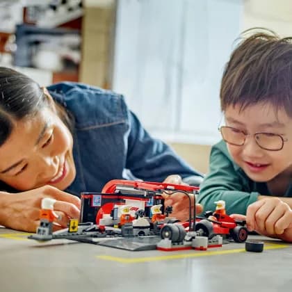 Конструктор Lego City Пит-стоп и пит-экипаж F1 322дет 60443 фото 5 Конструктор Lego City Пит-стоп и пит-экипаж F1 322дет 60443 фото 5