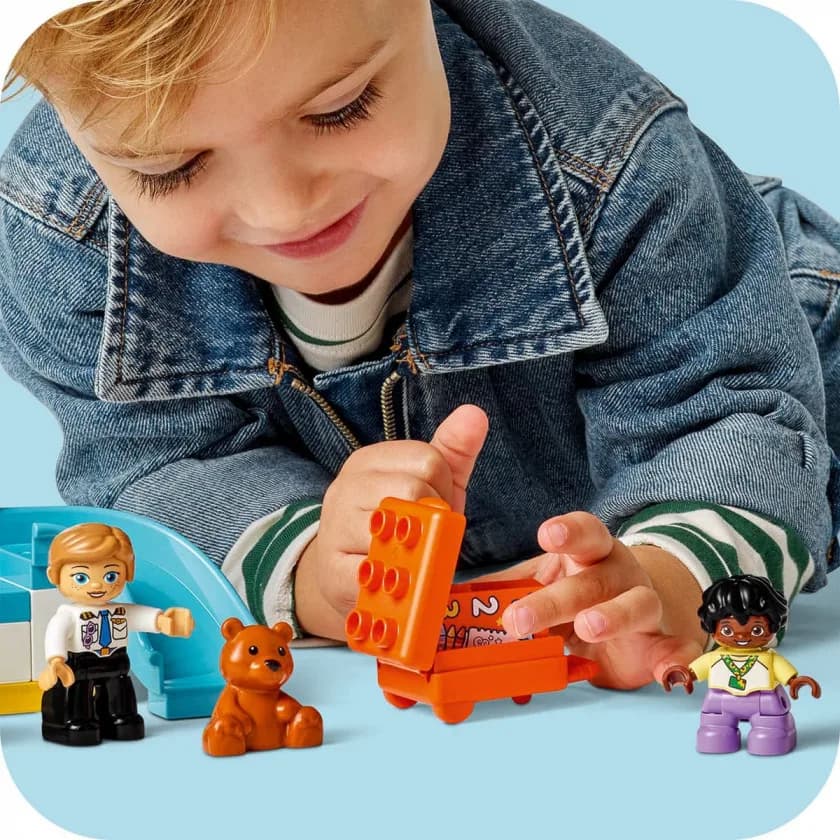 Конструктор Lego Duplo Впервые в аэропорту 23дет 10443 фото 4 Конструктор Lego Duplo Впервые в аэропорту 23дет 10443 фото 4