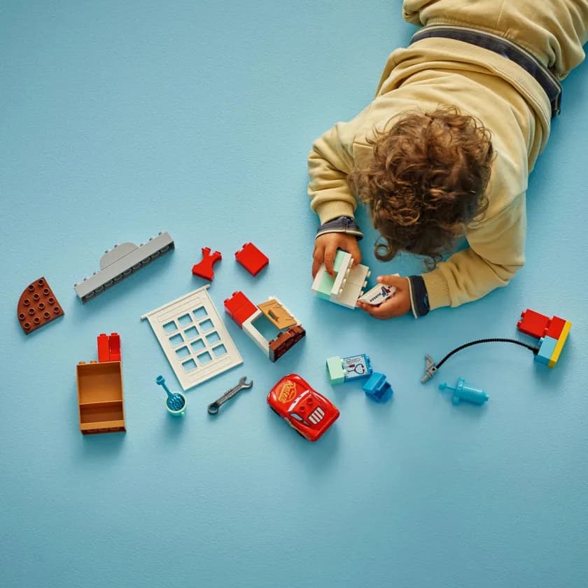 Конструктор Lego Duplo Візит МакКвіна в гараж Дока 35дет 10456 фото 10 Конструктор Lego Duplo Візит МакКвіна в гараж Дока 35дет 10456 фото 10