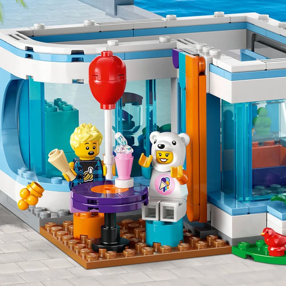 Конструктор LEGO City Магазин мороженого 296дет 60363 фото 6 Конструктор LEGO City Магазин мороженого 296дет 60363 фото 6