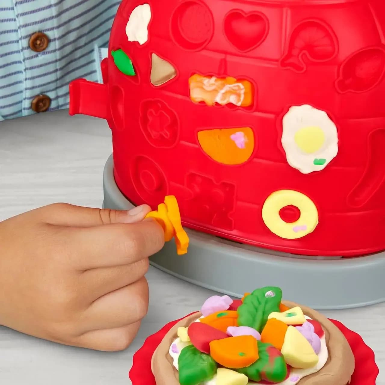 Набір для ліплення Play-Doh Печемо піцу F4373 фото 9 Набір для ліплення Play-Doh Печемо піцу F4373 фото 9