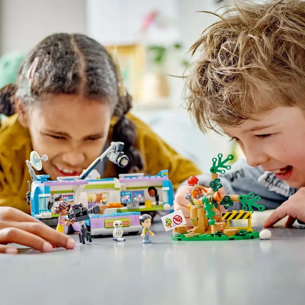 Конструктор LEGO Friends Фургон новостной редакции 446дет 41749 фото 7