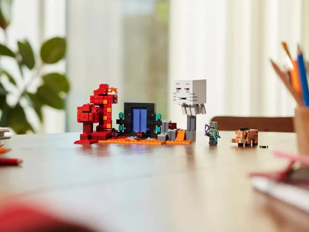 Конструктор Lego Minecraft Засідка біля порталу в Нижній світ 352дет 21255 фото 7 Конструктор Lego Minecraft Засідка біля порталу в Нижній світ 352дет 21255 фото 7