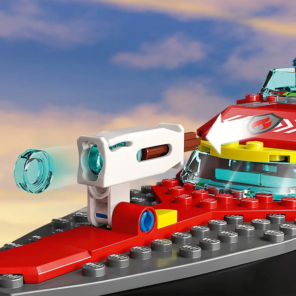 Конструктор LEGO City Лодка пожарной бригады 144дет 60373 фото 4 Конструктор LEGO City Лодка пожарной бригады 144дет 60373 фото 4