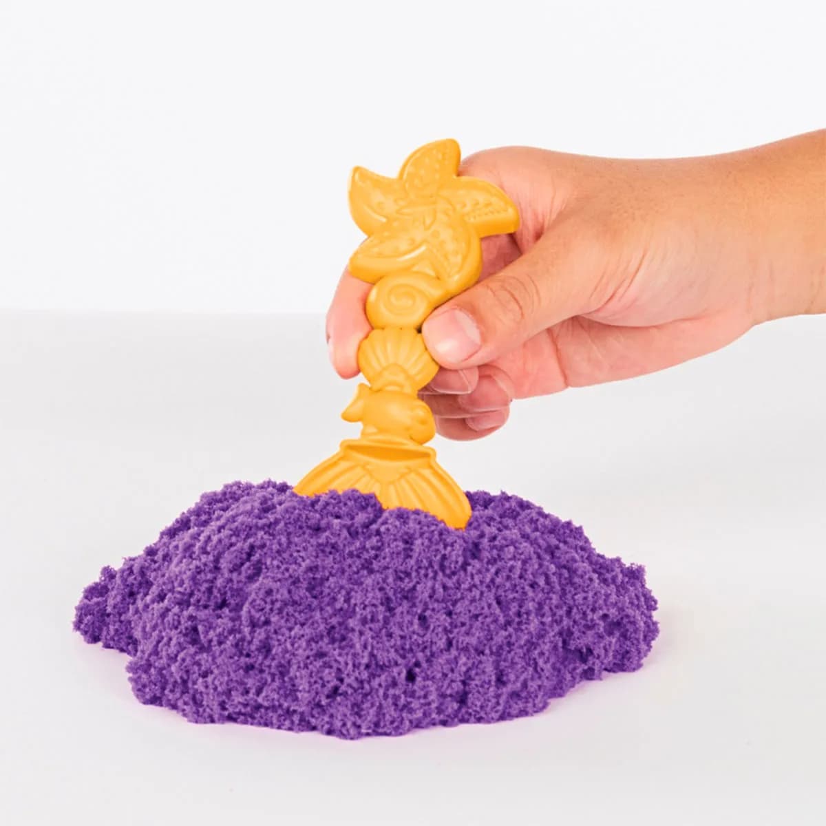 Набор песка с формочками Kinetic Sand Замок из песка 454г 71402 фото 5 Набор песка с формочками Kinetic Sand Замок из песка 454г 71402 фото 5
