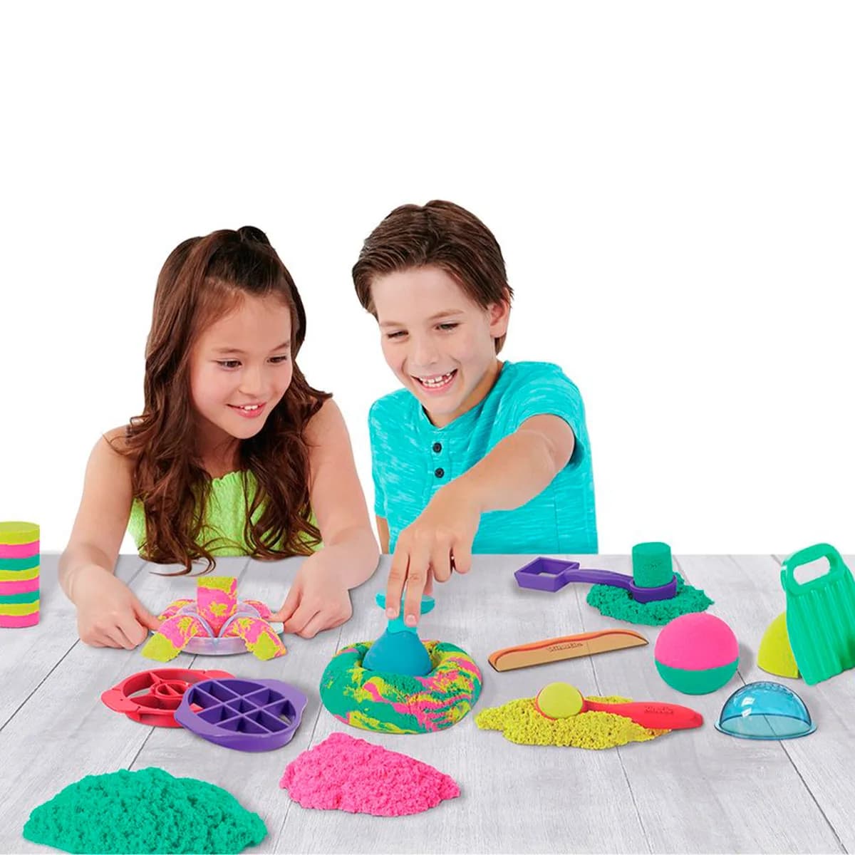 Набор песка с формочками Kinetic Sand Цветные приключения 71647 фото 9 Набор песка с формочками Kinetic Sand Цветные приключения 71647 фото 9