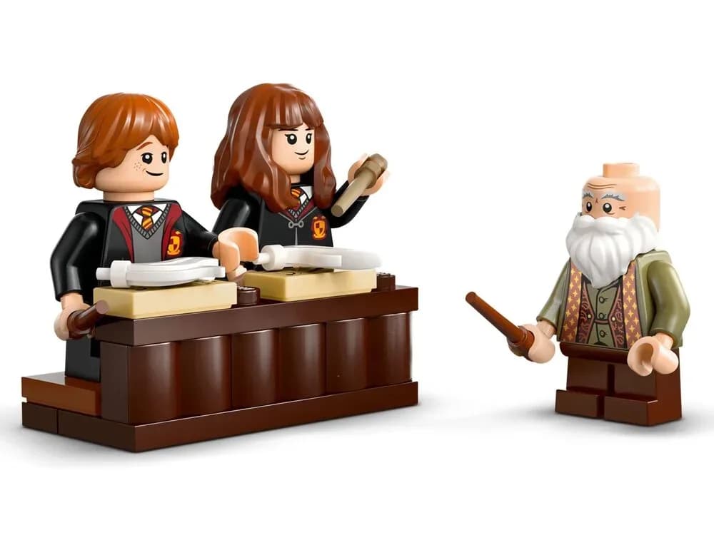 Конструктор Lego Harry Potter Замок Хогвартс: урок волшебства 204дет 76442 фото 8 Конструктор Lego Harry Potter Замок Хогвартс: урок волшебства 204дет 76442 фото 8