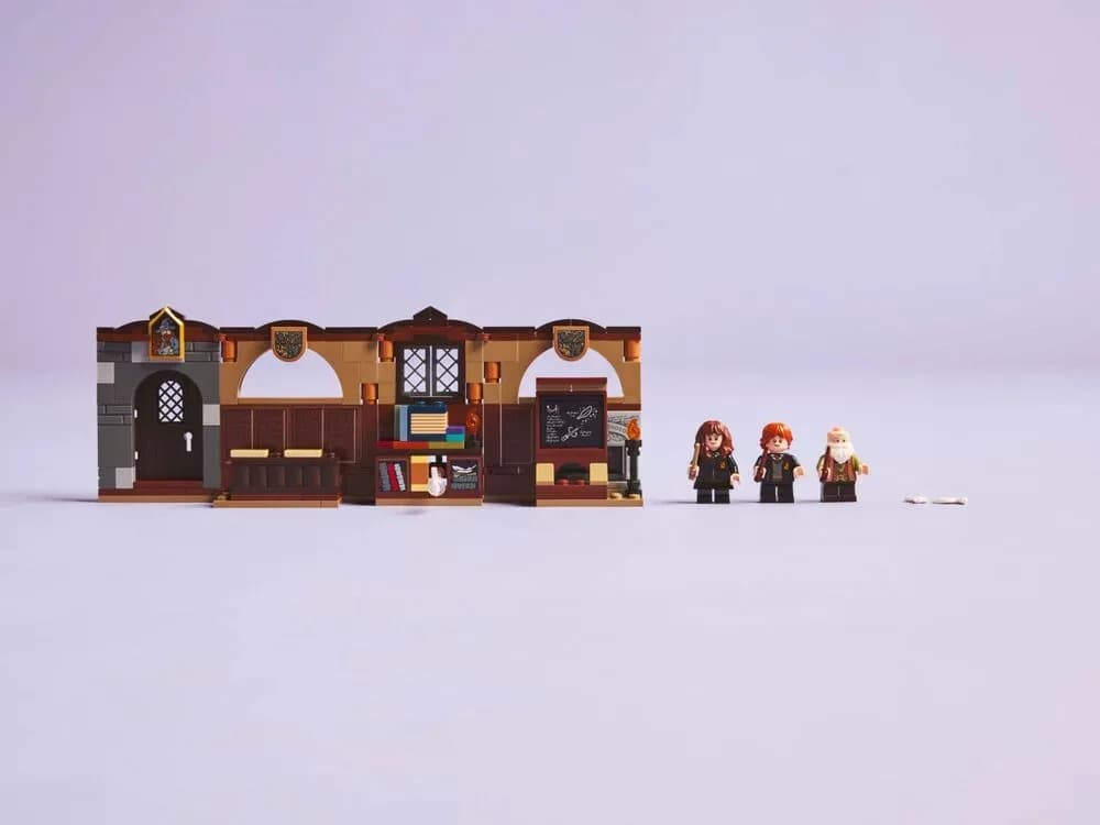 Конструктор Lego Harry Potter Замок Хогвартс: урок волшебства 204дет 76442 фото 9 Конструктор Lego Harry Potter Замок Хогвартс: урок волшебства 204дет 76442 фото 9