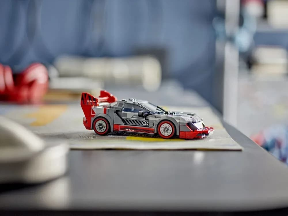 Конструктор Lego Speed Champions Audi S1 e-tron quattro 274дет 76921 фото 8 Конструктор Lego Speed Champions Audi S1 e-tron quattro 274дет 76921 фото 8