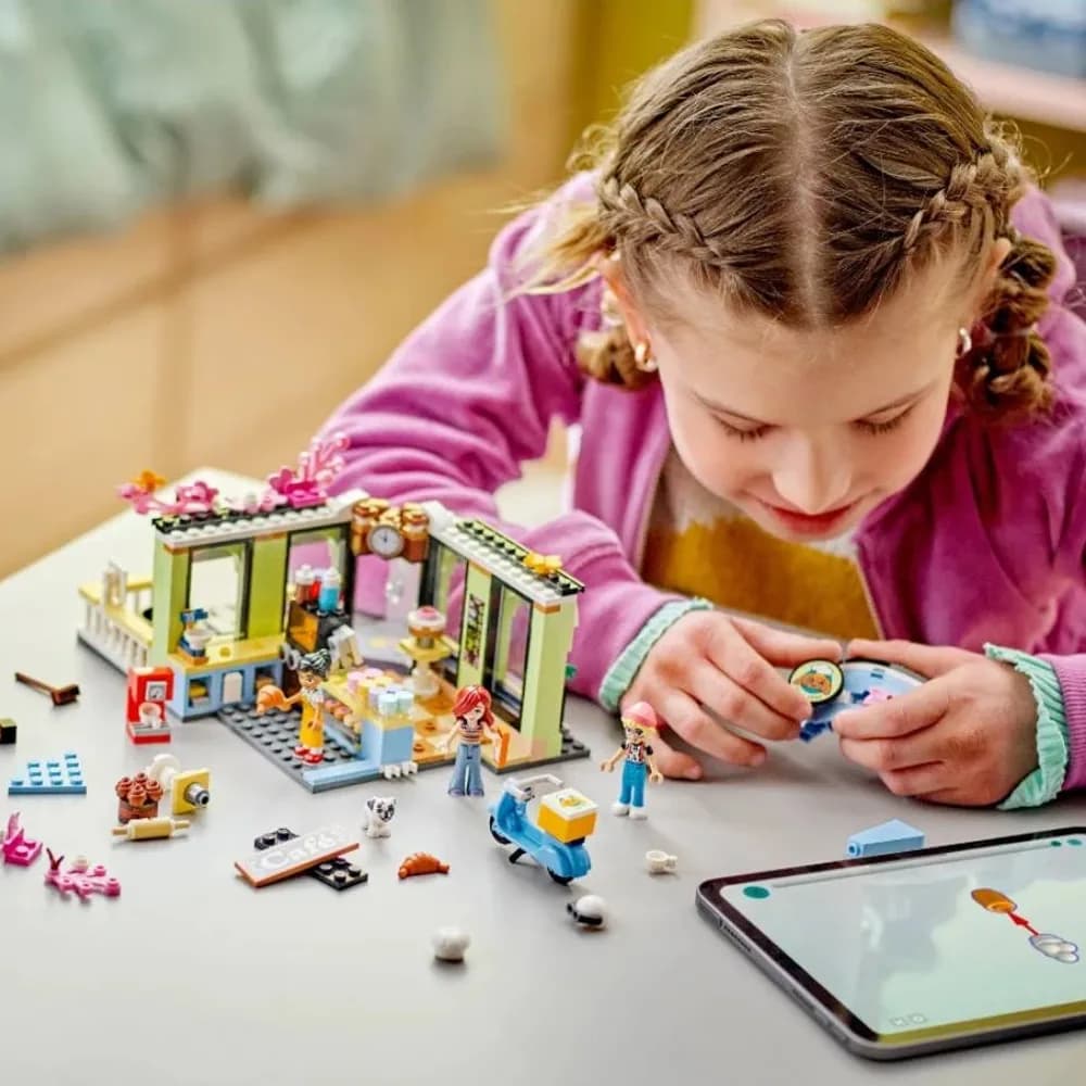 Конструктор LEGO Friends Кав'ярня Хартлейк-Сіті 426дет 42618 фото 7 Конструктор LEGO Friends Кав'ярня Хартлейк-Сіті 426дет 42618 фото 7