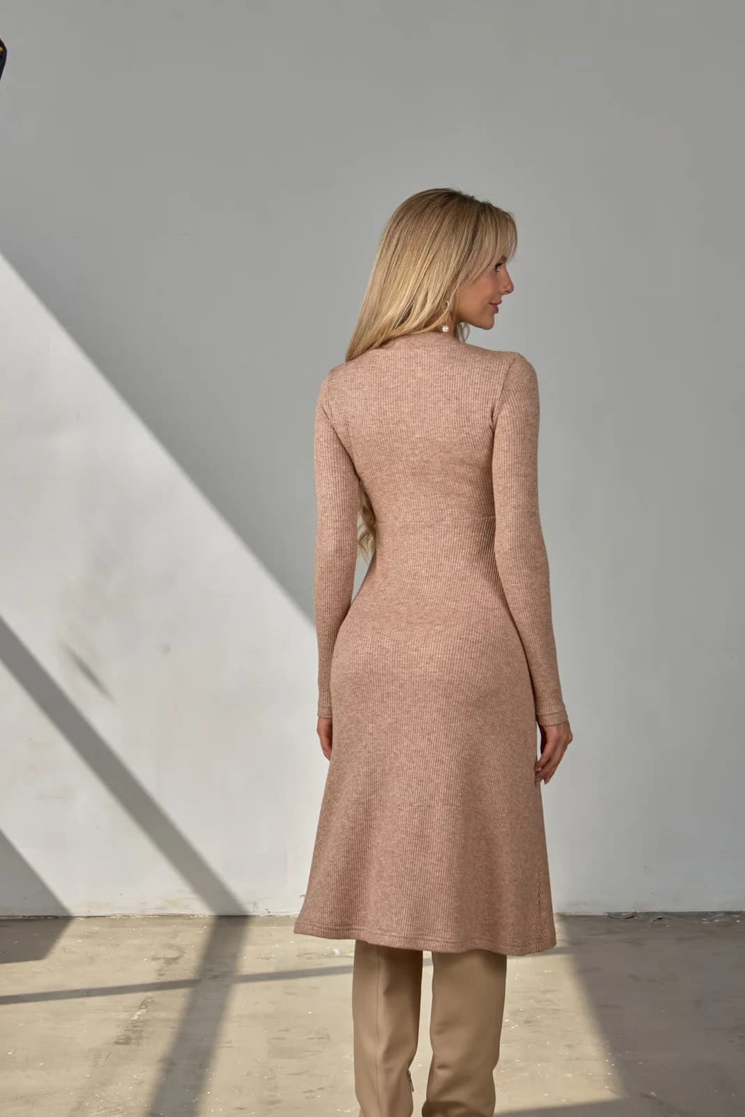 Платье для беременных и кормления S-XL Юла мама Annie DR-34.021 -бежевый фото 9 Платье для беременных и кормления S-XL Юла мама Annie DR-34.021 -бежевый фото 9
