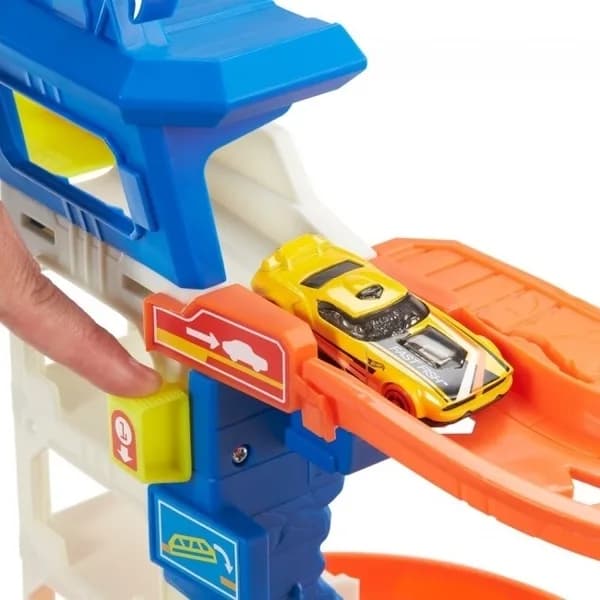 Набор игровой Hot Wheels Бегство от лютой акулы HDP06 фото 4