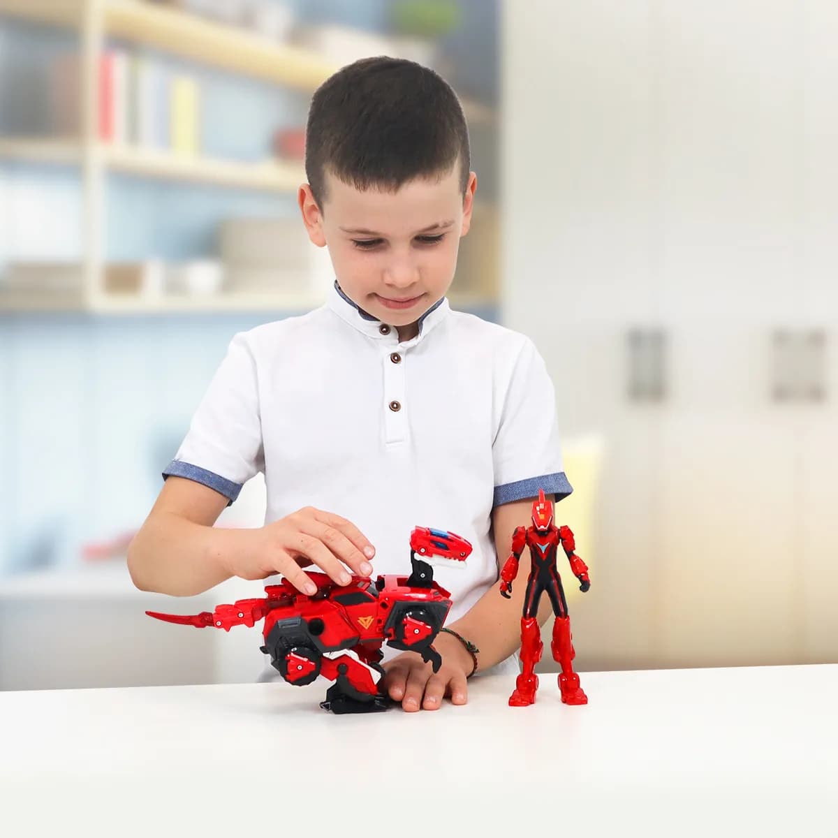 Игровой набор Dinoster с фигуркой Лучио EU580891 фото 10 Игровой набор Dinoster с фигуркой Лучио EU580891 фото 10